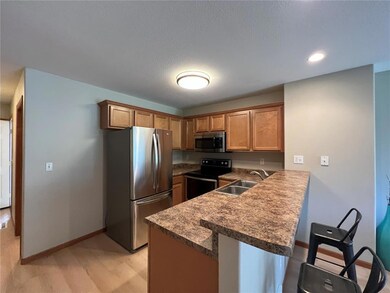 3720 37th Ave SW unit C, Cedar Rapids, IA 52404 - photo 3