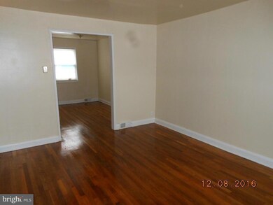 3902 Rokeby Rd, Baltimore, MD 21229 - photo 2