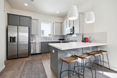 137 Eastwood St, Houston, TX 77011 - photo 5