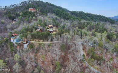 5-Red-Bone-Way-Sevierville-TN-5