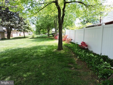 7209 Kempton Rd, Lanham, MD 20706 - photo 7