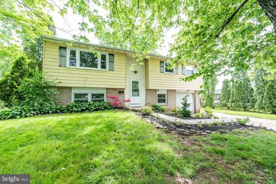 194 Meadowland Dr, Red Hill, PA 18076 - photo 2