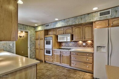 7 Kitchen