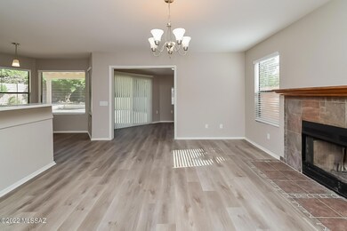 004-photo-dining-room-12070124