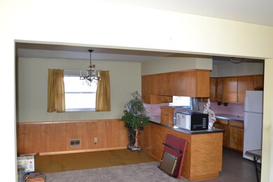 Kitchen/Eating Area