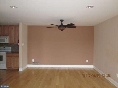 64 Catherine Ct unit 409, Levittown, PA 19057 - photo 5