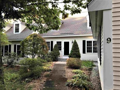 9 Gowing Ln, Amherst, NH 03031 - photo 2