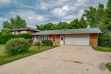 11S771 Mcgrath Ln, Naperville, IL 60564 - photo 2