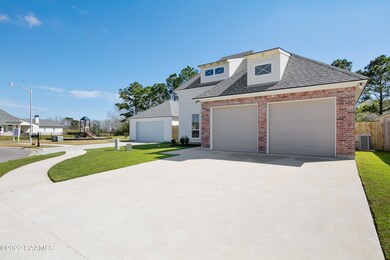 310 San Sebastian Dr, Youngsville, LA 70592 - photo 3