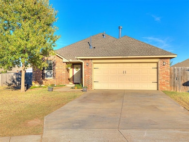 10701 SW 31st Ct, Yukon, OK 73099 - photo 3