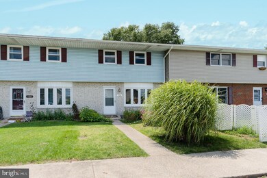 3584 Gregway Dr, Chambersburg, PA 17202 - photo 2