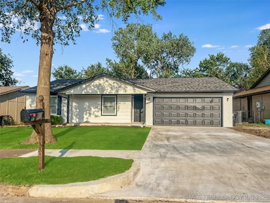 3001 S Ash Ct, Broken Arrow, OK 74012 - photo 2