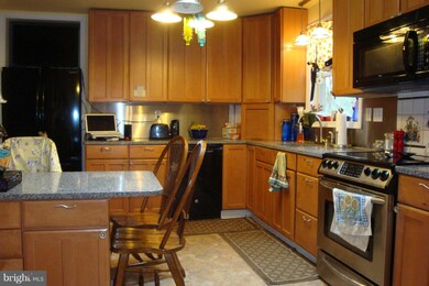 526 Edric Dr, Linthicum Heights, MD 21090 - photo 7