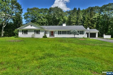 47 Twin Brooks Rd, Saddle River, NJ 07458 - photo 2