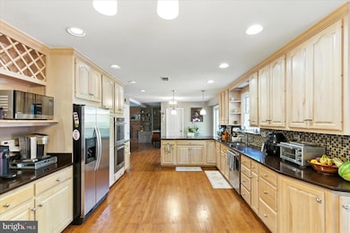 37 Glenbrook Dr, Phoenix, MD 21131 - photo 2