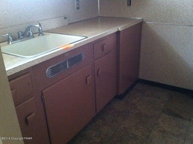 521 Charles St, Slatington, PA 18080 - photo 6