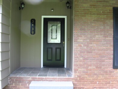 05-Front Entry_5433