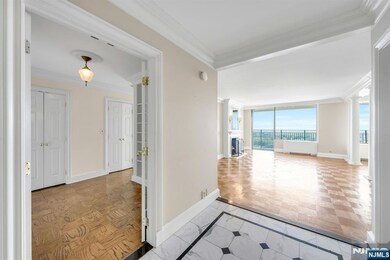 The Colony unit 23C, Fort Lee, NJ 07024 - photo 4