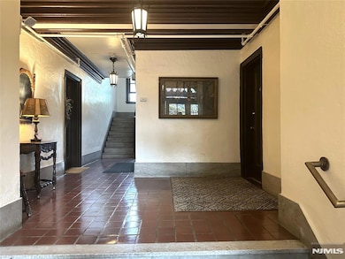 Tudor Hall unit J4, Englewood, NJ 07631 - photo 4