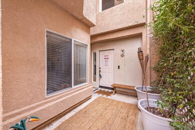 308 Hedge Row Ln Unit B Simi Valley-3