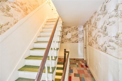 Staircase/3 Stories