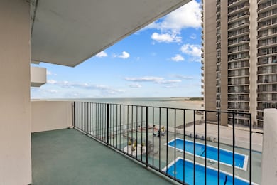 Malibu East Condominium unit 7C, Chicago, IL 60660 - photo 4
