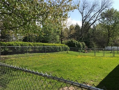 1204 S 8th Ave E, Newton, IA 50208 - photo 4