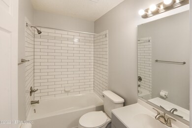 2913 Centerwood Dr N, Jacksonville, FL 32218 - photo 7