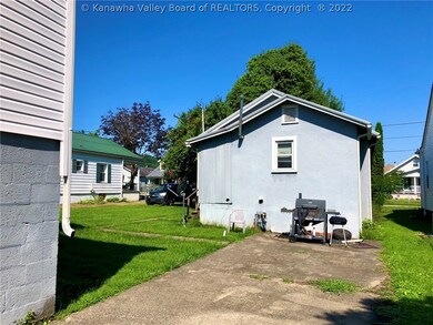 318 20th St, Dunbar, WV 25064 - photo 2