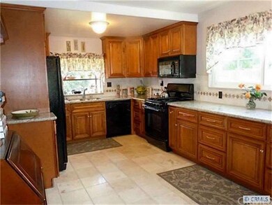 Gorgeous Newly Remodeled Granite Kitchen