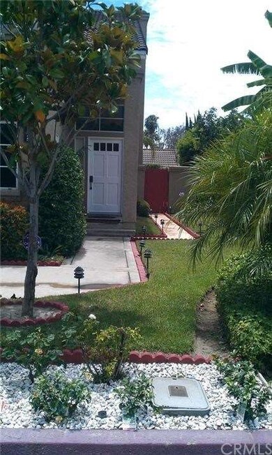 Welcoming entrance with great smelling jasmine whi