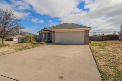 334 Beaumont Dr, Weatherford, TX 76086 - photo 2