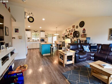 1038 Mountain View Ln, Molalla, OR 97038 - photo 4