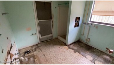 Bath 2/Laundry