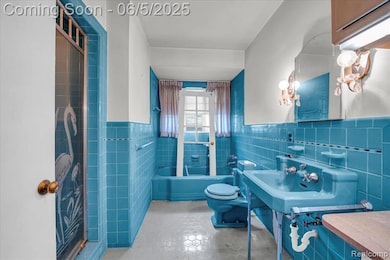 Full Bathroom