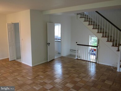 1565 Mount Eagle Place unit 943-1565, Alexandria, VA 22302 - photo 6