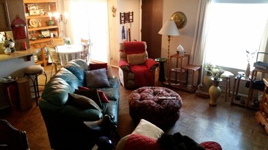 744 living rm 2