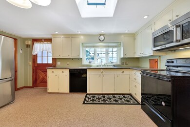 23 Cady St, Ludlow, MA 01056 - photo 4