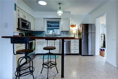 819 E 9th Ave, New Smyrna Beach, FL 32169 - photo 4