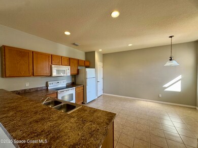 916 Ocaso Ln unit 204, Rockledge, FL 32955 - photo 7