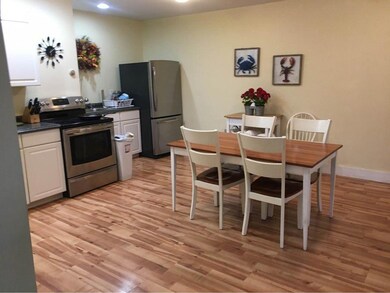 27 Boothbay Road common kitchen