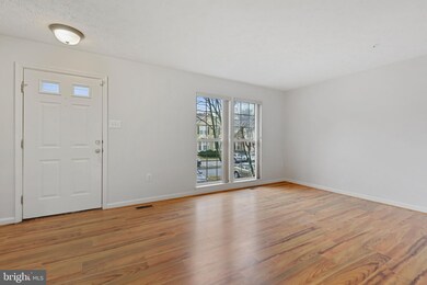 9543 Oakhurst Dr, Columbia, MD 21046 - photo 4