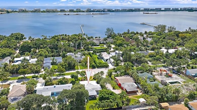 631 S Palmway, Lake Worth, FL 33460 - photo 3