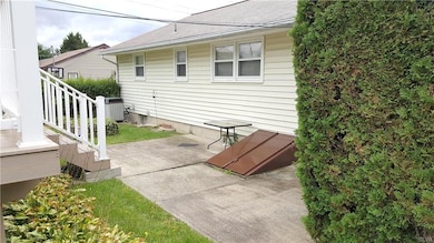 1217 S Halstead St, Allentown, PA 18103 - photo 5