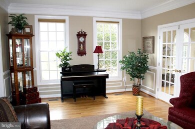 17303 Avenleigh Dr, Ashton, MD 20861 - photo 4