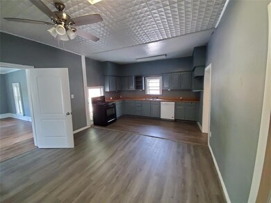 301 S Lane St, Decatur, TX 76234 - photo 3