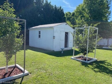 2817 Pleasant Garden Rd, Greensboro, NC 27406 - photo 4