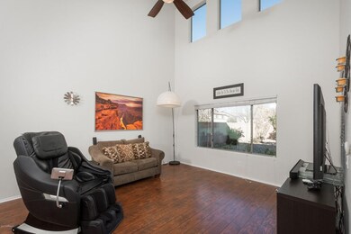 05- FAMILY ROOM