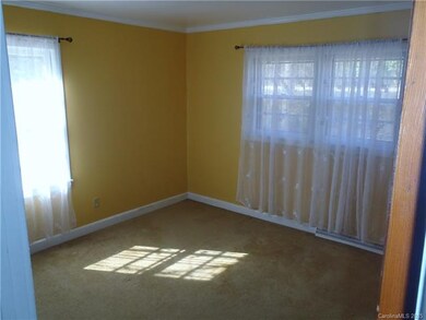 1222 E Broad St, Statesville, NC 28677 - photo 6