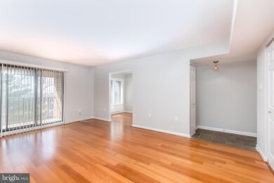 132 Roberts Ln unit 401, Alexandria, VA 22314 - photo 6